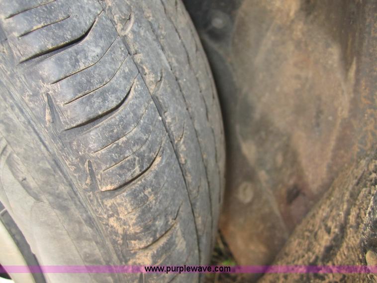 image for item D5697 1995 Ford Escort LX