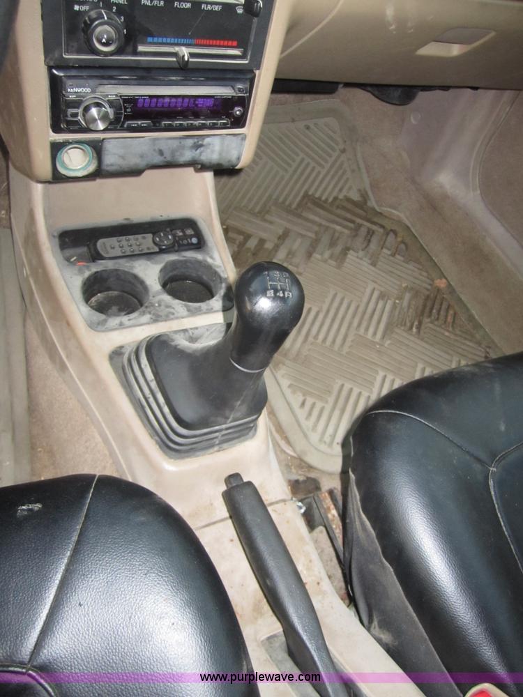 image for item D5697 1995 Ford Escort LX