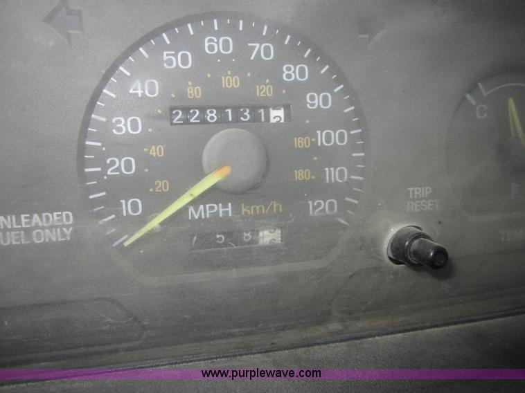 image for item D5697 1995 Ford Escort LX