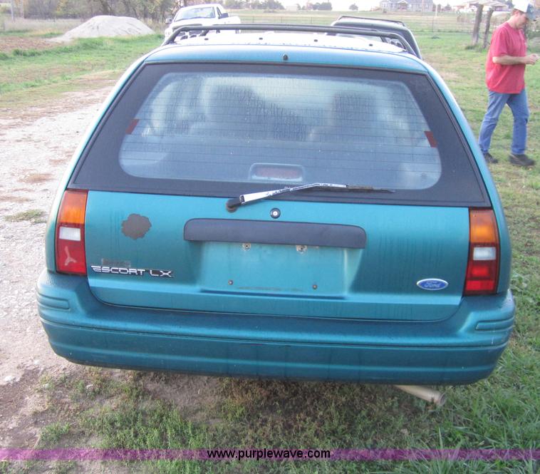 image for item D5698 1995 Ford Escort LX
