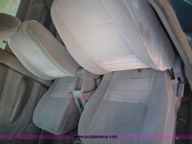 image for item D5698 1995 Ford Escort LX