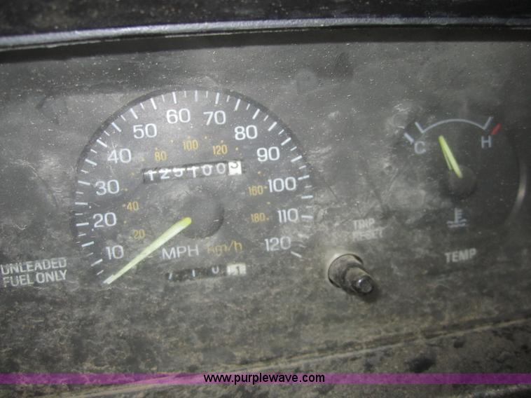 image for item D5698 1995 Ford Escort LX