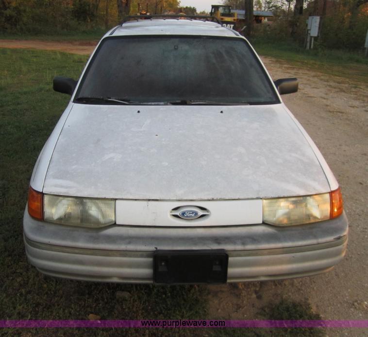 image for item D5699 1991 Ford Escort LX