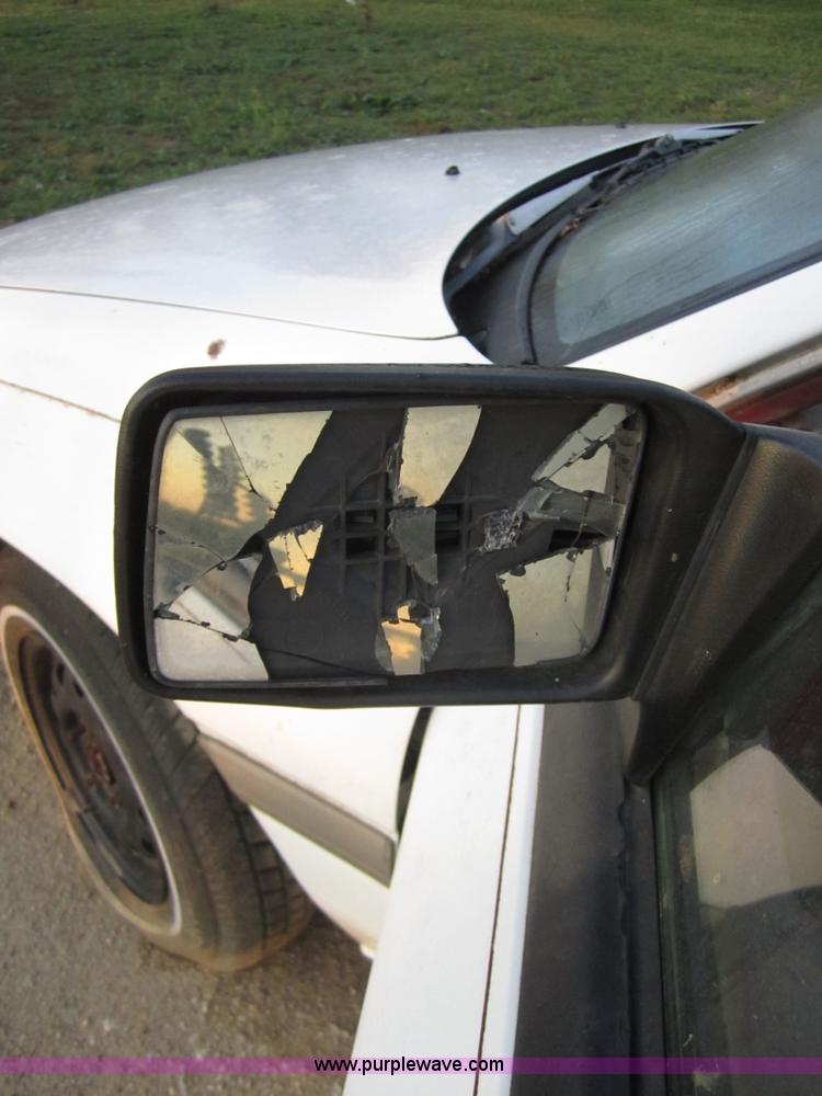 image for item D5699 1991 Ford Escort LX