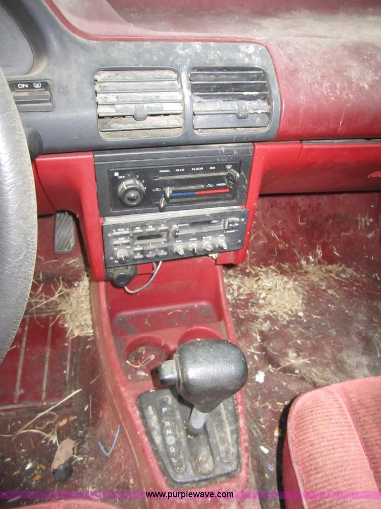 image for item D5699 1991 Ford Escort LX