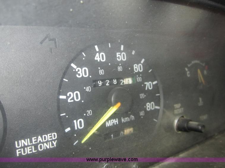 image for item D5699 1991 Ford Escort LX