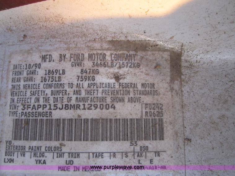 image for item D5699 1991 Ford Escort LX