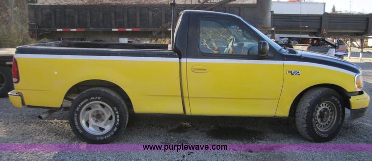 image for item D5720 1999 Ford F150 XL pickup truck