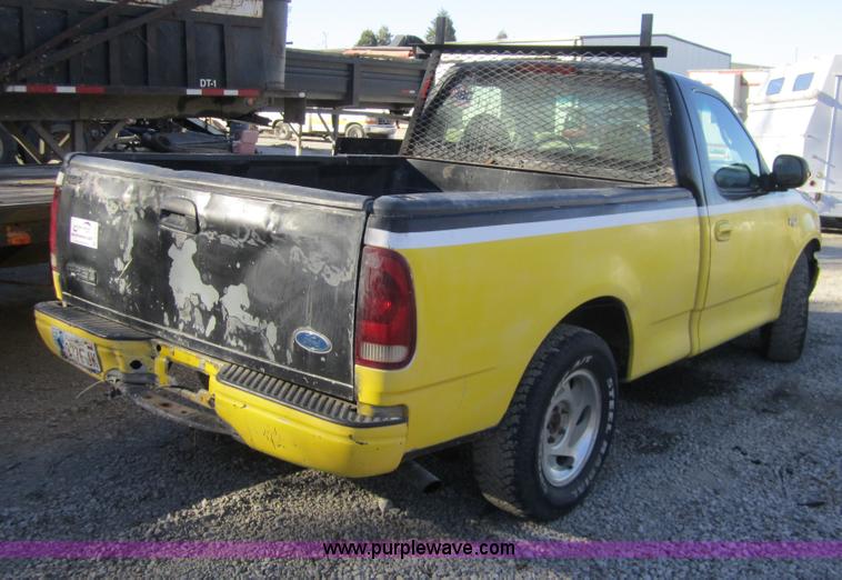 image for item D5720 1999 Ford F150 XL pickup truck