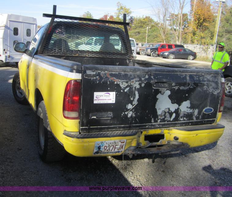 image for item D5720 1999 Ford F150 XL pickup truck