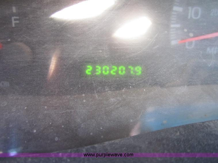 image for item D5720 1999 Ford F150 XL pickup truck