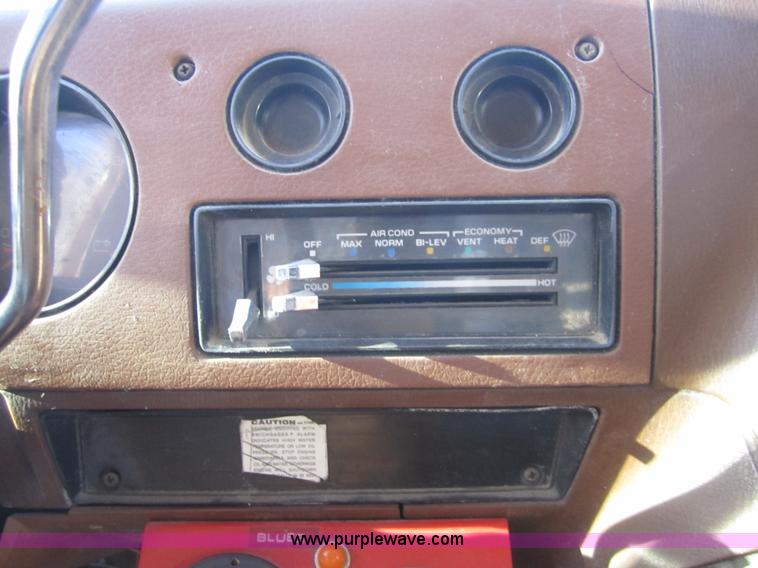 image for item D5721 1989 Chevrolet G30 utility van