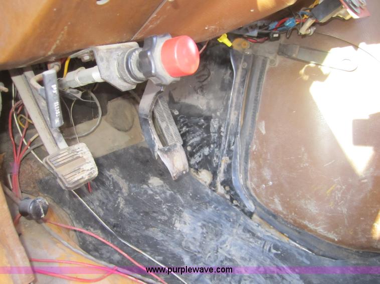 image for item D5721 1989 Chevrolet G30 utility van