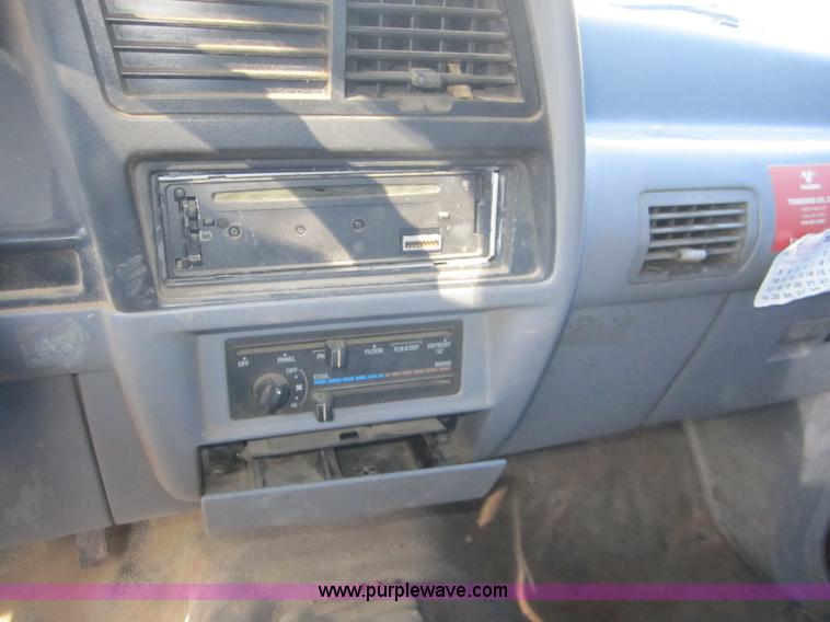 image for item D5722 1994 Ford Ranger XLT