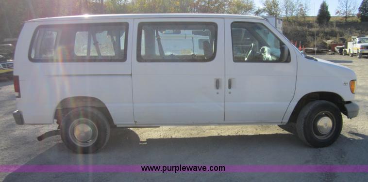 image for item D5723 1997 Ford E350 van