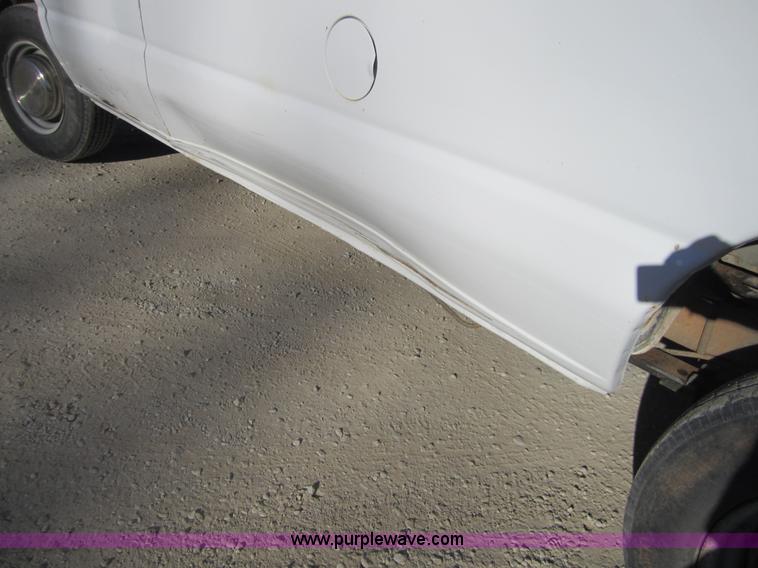 image for item D5723 1997 Ford E350 van