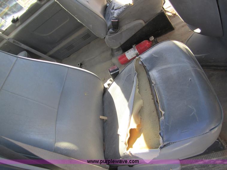 image for item D5723 1997 Ford E350 van