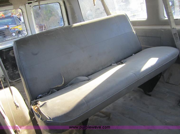image for item D5723 1997 Ford E350 van