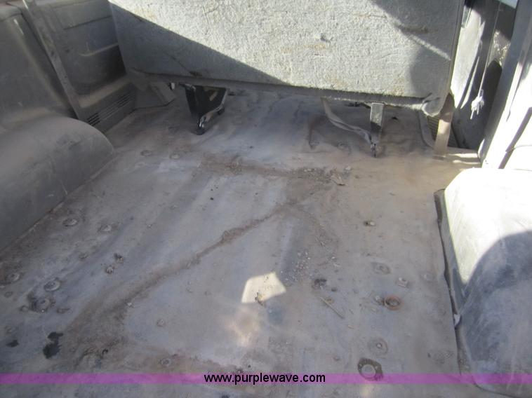 image for item D5723 1997 Ford E350 van