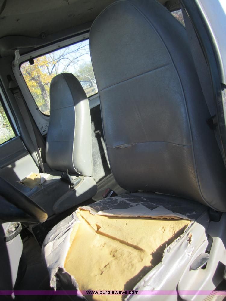image for item D5723 1997 Ford E350 van