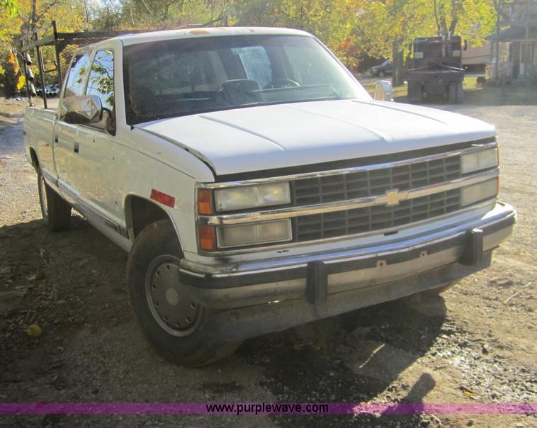 image for item D5724 1993 Chevrolet C3500 pickup truck