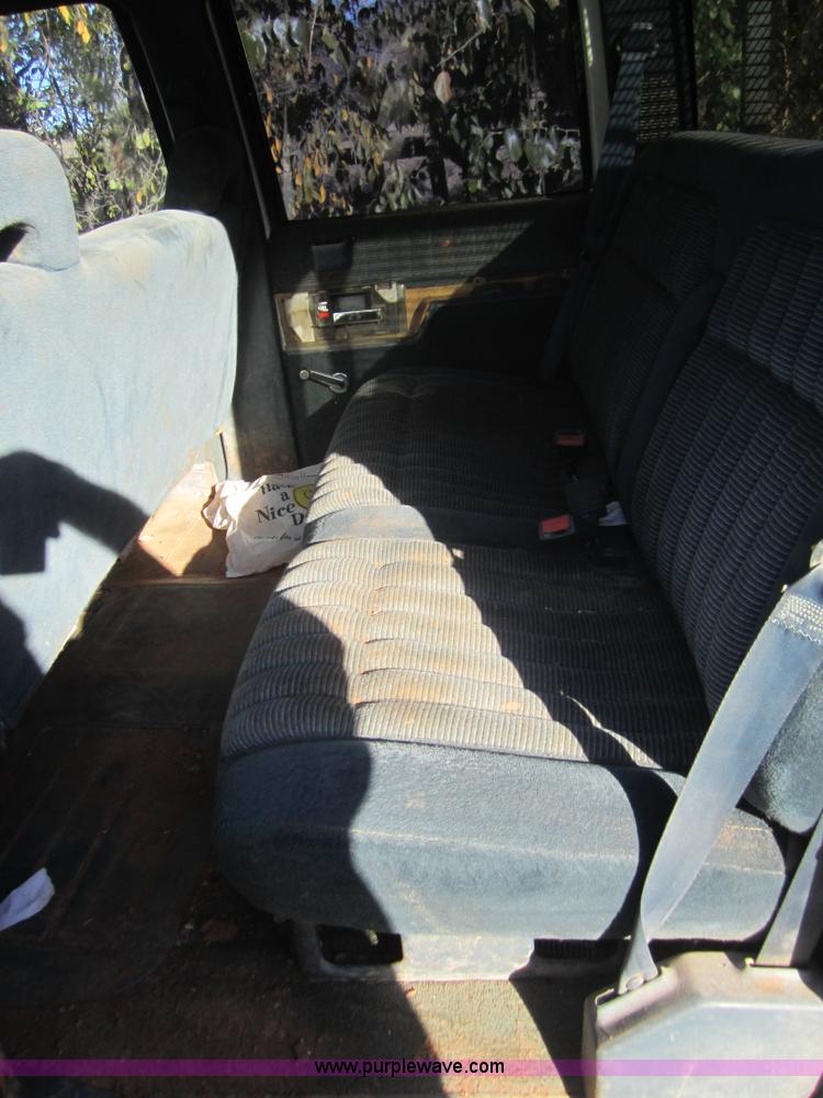 image for item D5724 1993 Chevrolet C3500 pickup truck