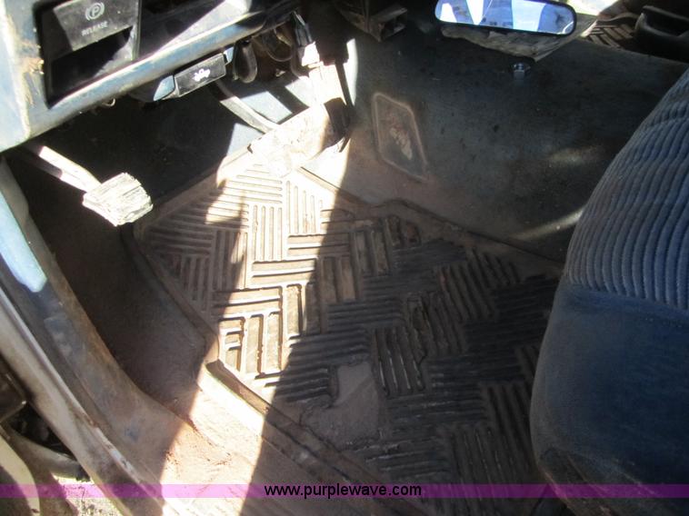 image for item D5724 1993 Chevrolet C3500 pickup truck