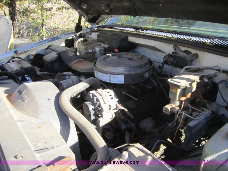 image for item D5724 1993 Chevrolet C3500 pickup truck