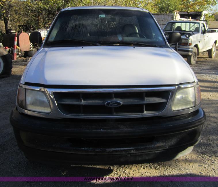 image for item D5725 1997 Ford F250 pickup truck