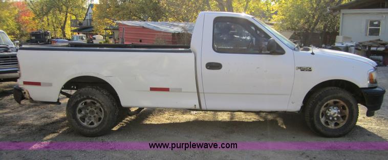 image for item D5725 1997 Ford F250 pickup truck