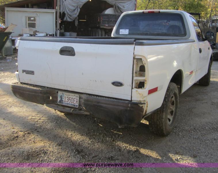 image for item D5725 1997 Ford F250 pickup truck