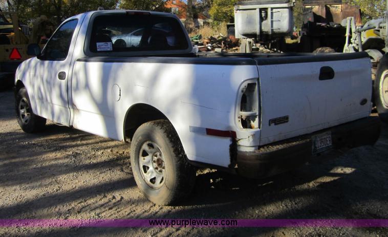 image for item D5725 1997 Ford F250 pickup truck