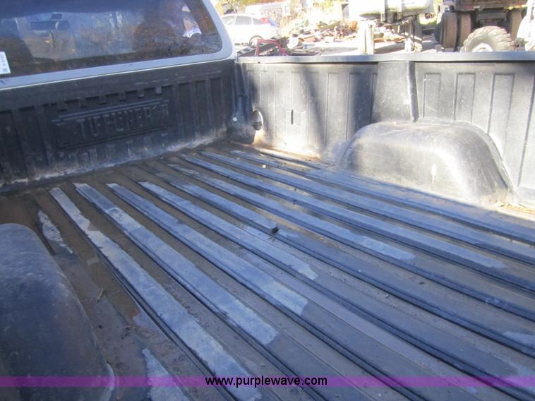 image for item D5725 1997 Ford F250 pickup truck