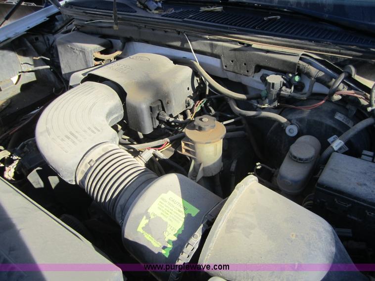 image for item D5725 1997 Ford F250 pickup truck