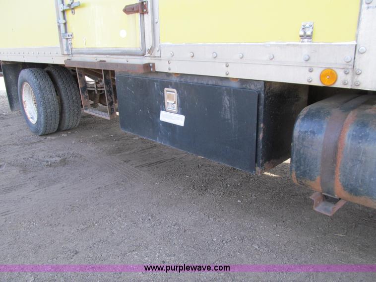 image for item D7008 1992 GMC TopKick box truck