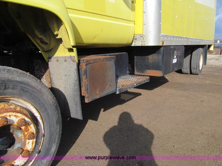 image for item D7008 1992 GMC TopKick box truck