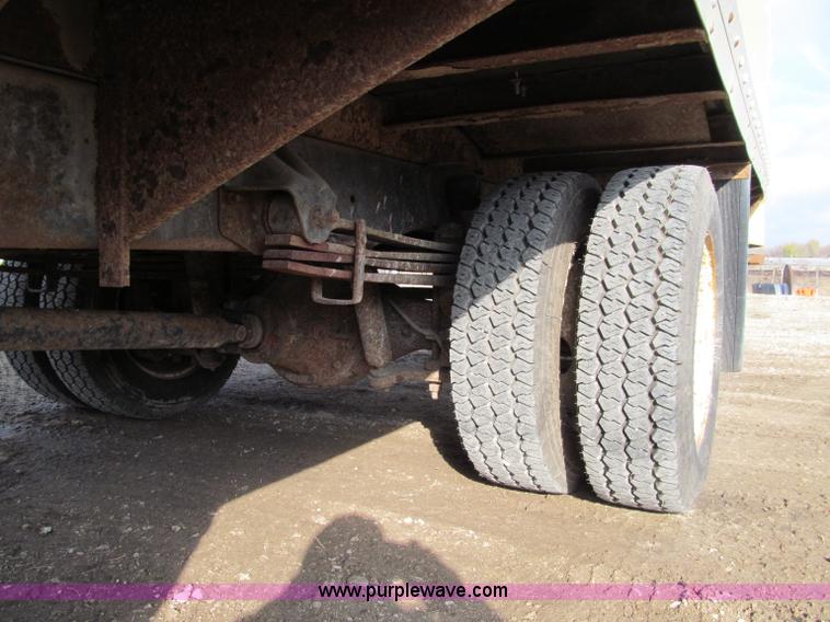 image for item D7008 1992 GMC TopKick box truck