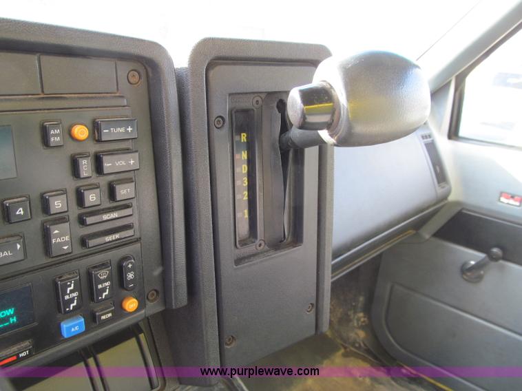 image for item D7008 1992 GMC TopKick box truck