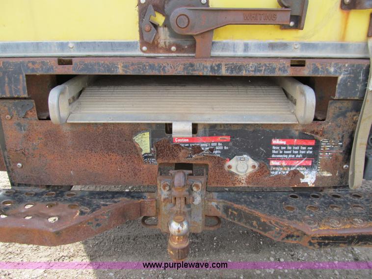 image for item D7008 1992 GMC TopKick box truck