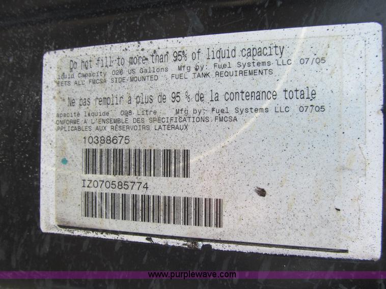 image for item D7010 2006 Chevrolet C6500 truck cab and chassis