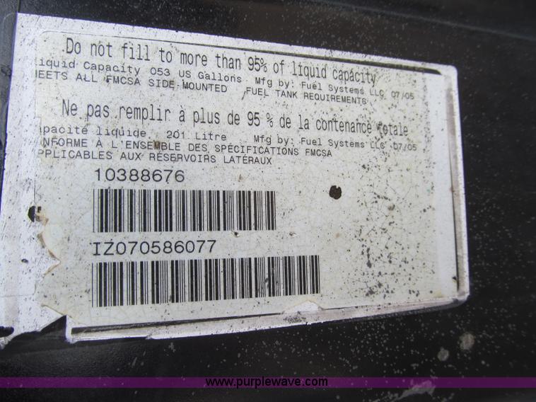 image for item D7010 2006 Chevrolet C6500 truck cab and chassis