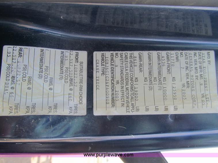 image for item D7010 2006 Chevrolet C6500 truck cab and chassis