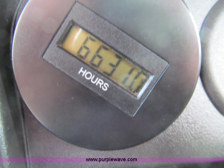 image for item D7010 2006 Chevrolet C6500 truck cab and chassis