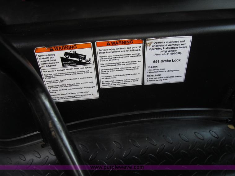 image for item D7010 2006 Chevrolet C6500 truck cab and chassis