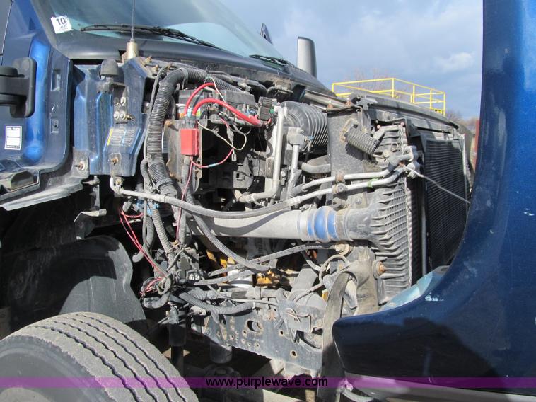 image for item D7010 2006 Chevrolet C6500 truck cab and chassis