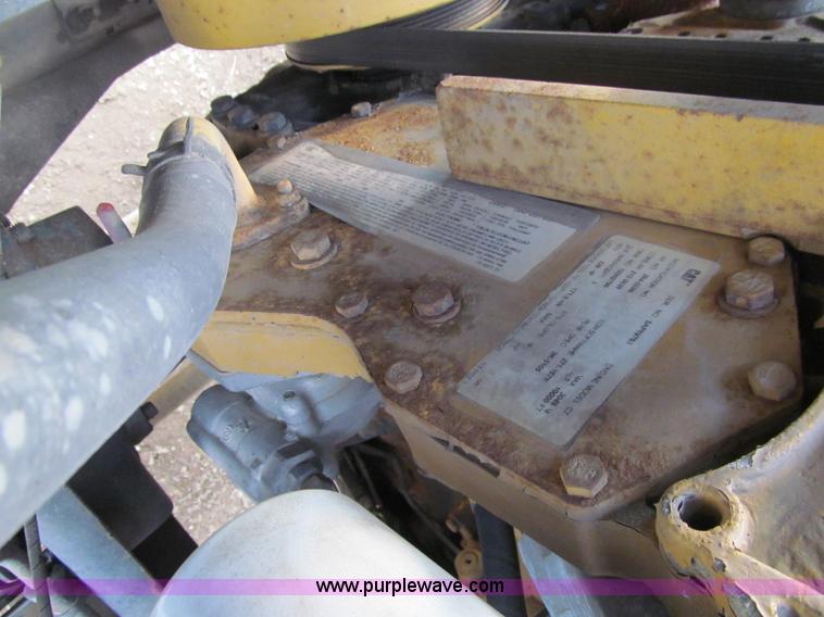 image for item D7010 2006 Chevrolet C6500 truck cab and chassis