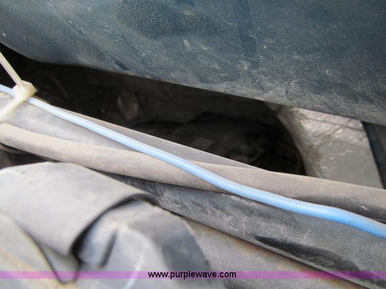 image for item D7010 2006 Chevrolet C6500 truck cab and chassis