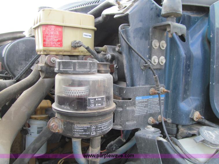 image for item D7010 2006 Chevrolet C6500 truck cab and chassis