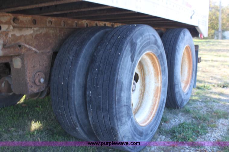 image for item E4226 1996 Great Dane 53' tandem axle dry van trailer