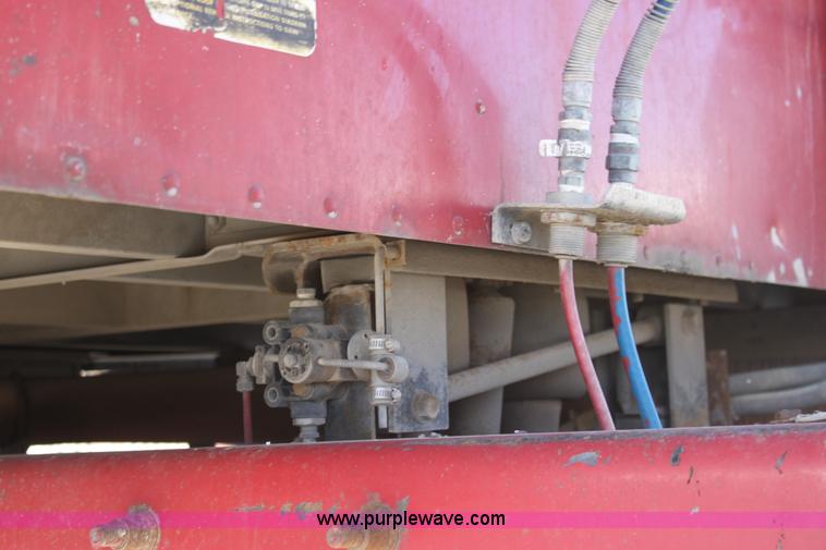 image for item E4293 1997 International 9200 tandem axle semi truck